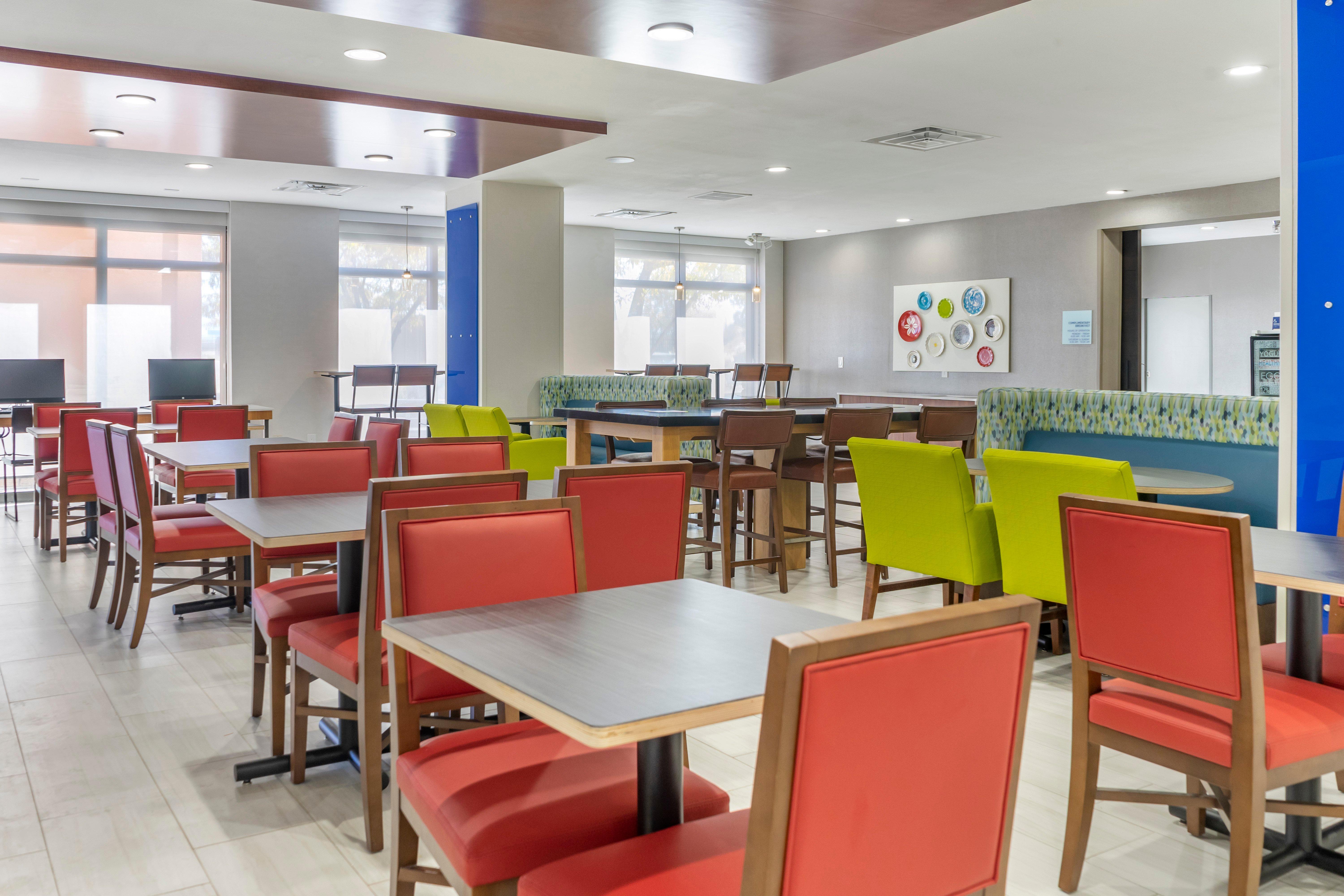 Holiday Inn Express Hotel & Suites Albuquerque Midtown, An Ihg Hotel Екстер'єр фото